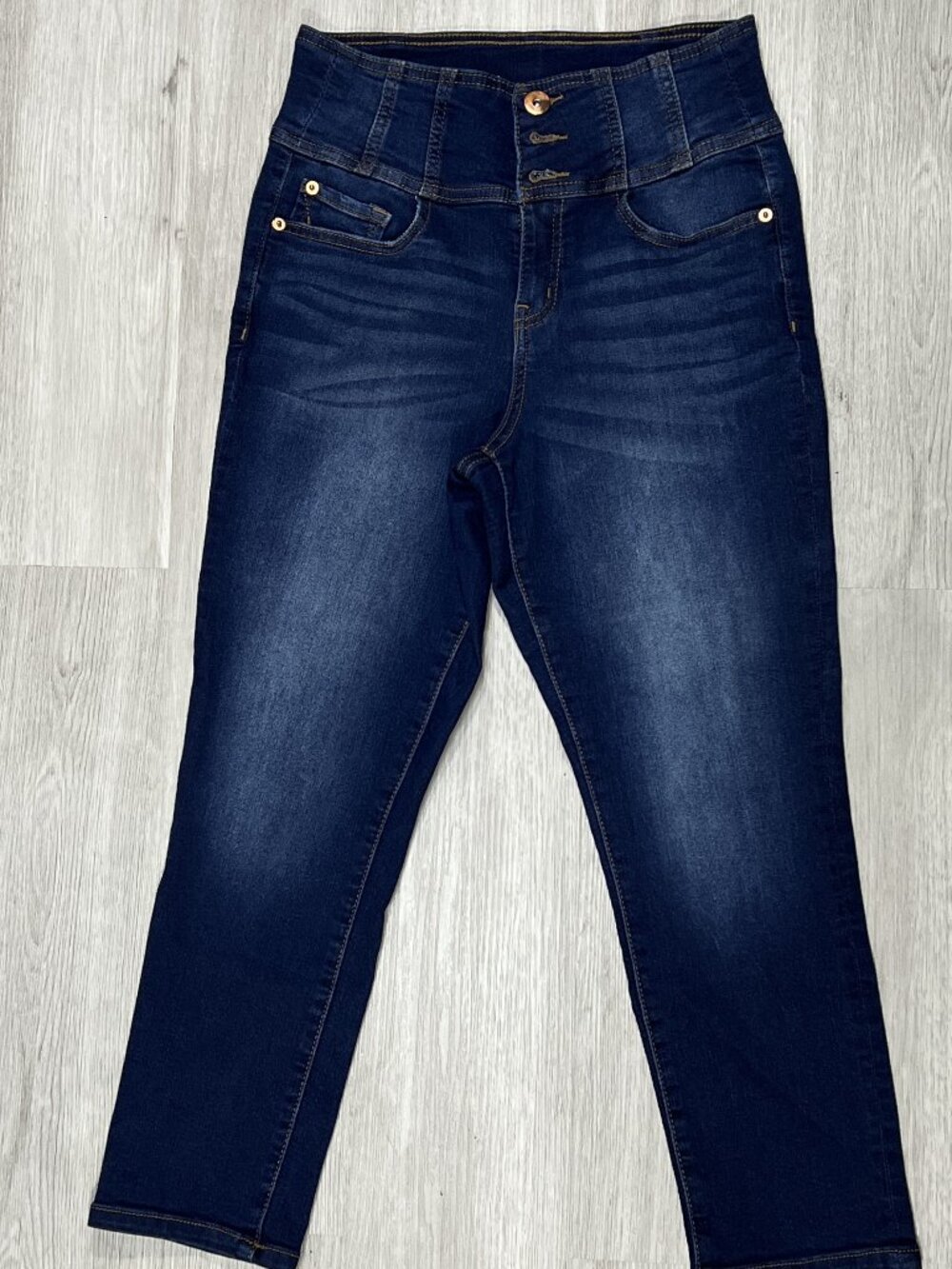 No Boundaries Women High Waisted Capri Jeans Pants 11 NWOT DK WASH